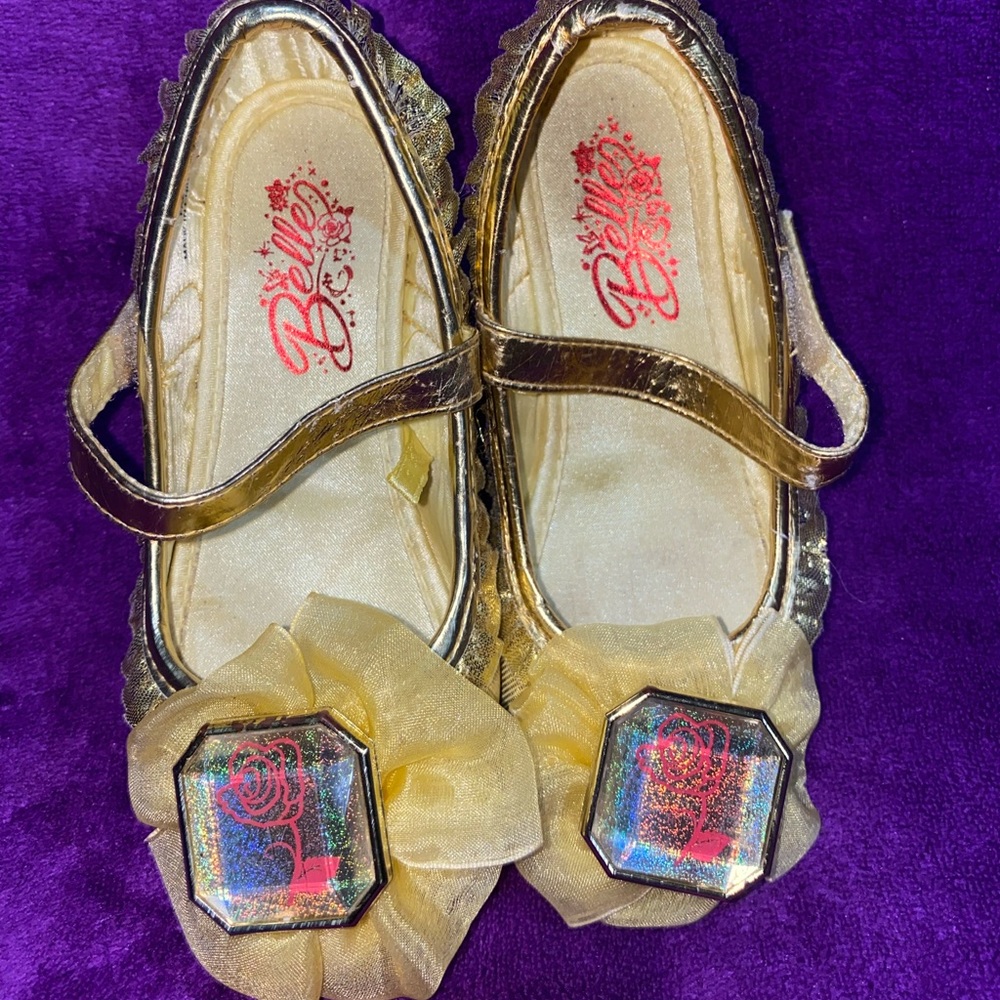 Belle princess shows size 9/10